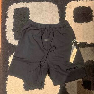 Black essential shorts